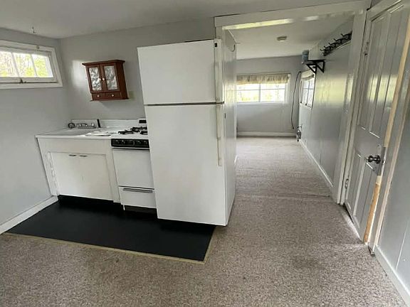 5th image of 96 River Rd #9