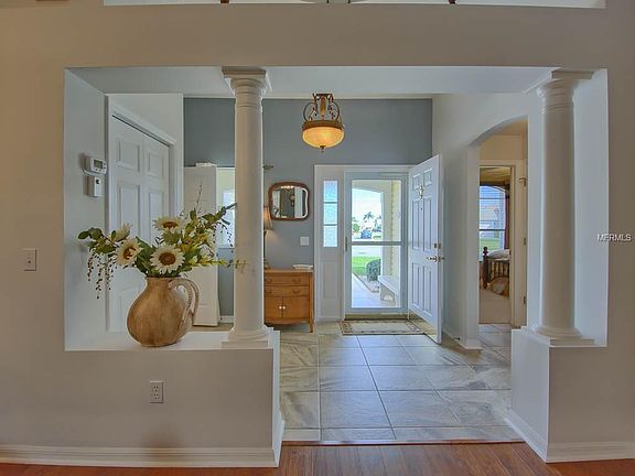 3rd image of 824 Ramos Dr