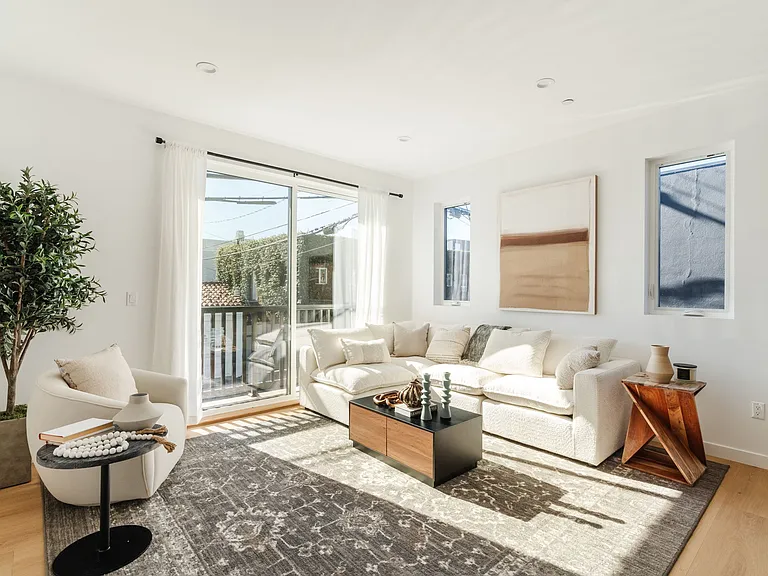 6765 Lexington Ave #B — Photo 7