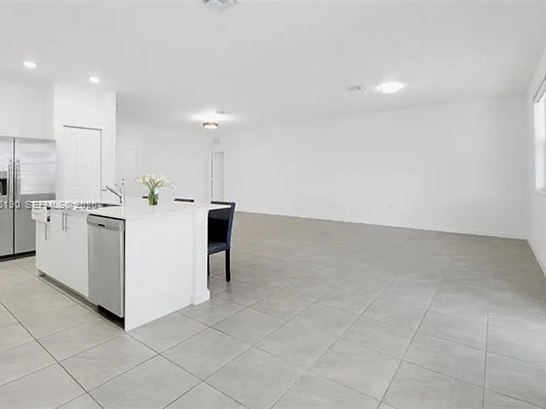 879 SE 26th Ter #879 — Photo 38