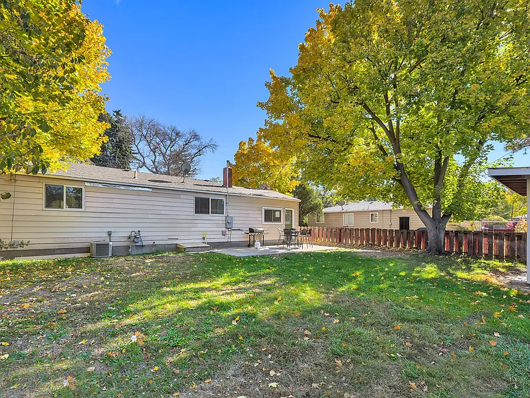 609 N Roosevelt St — Photo 38
