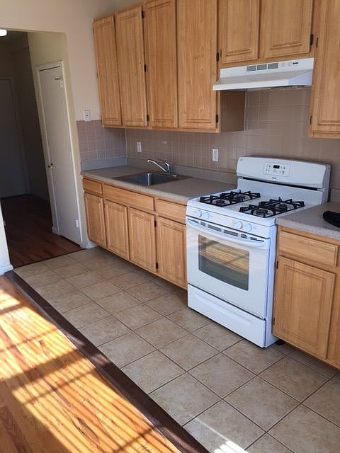 2nd image of 154 E 97th St APT 16