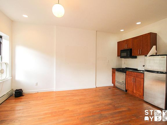 2nd image of 78 Halsey St APT 4