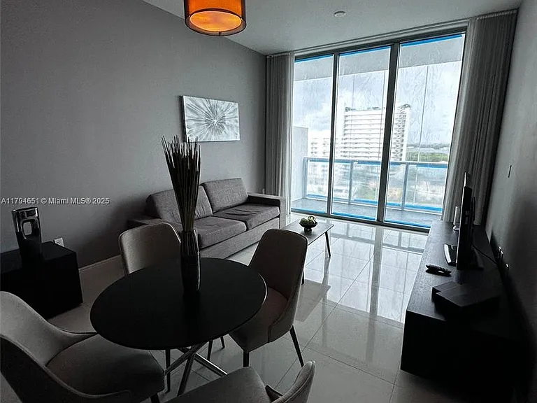 7930 East Dr #1007 — Photo 4