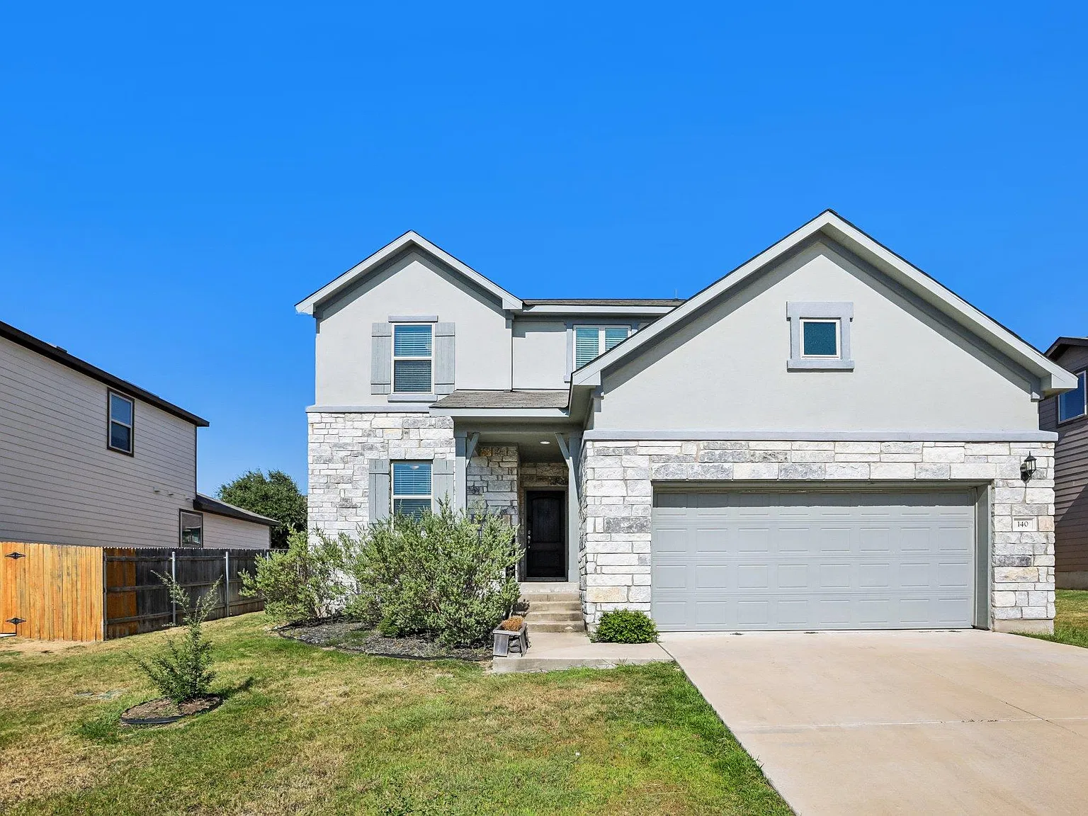 4 bed, 3.0 bath, 2320 sqft, $2,250 — Photo 1