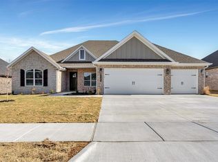 2104 Abbott Ln, Pea Ridge, AR 72751