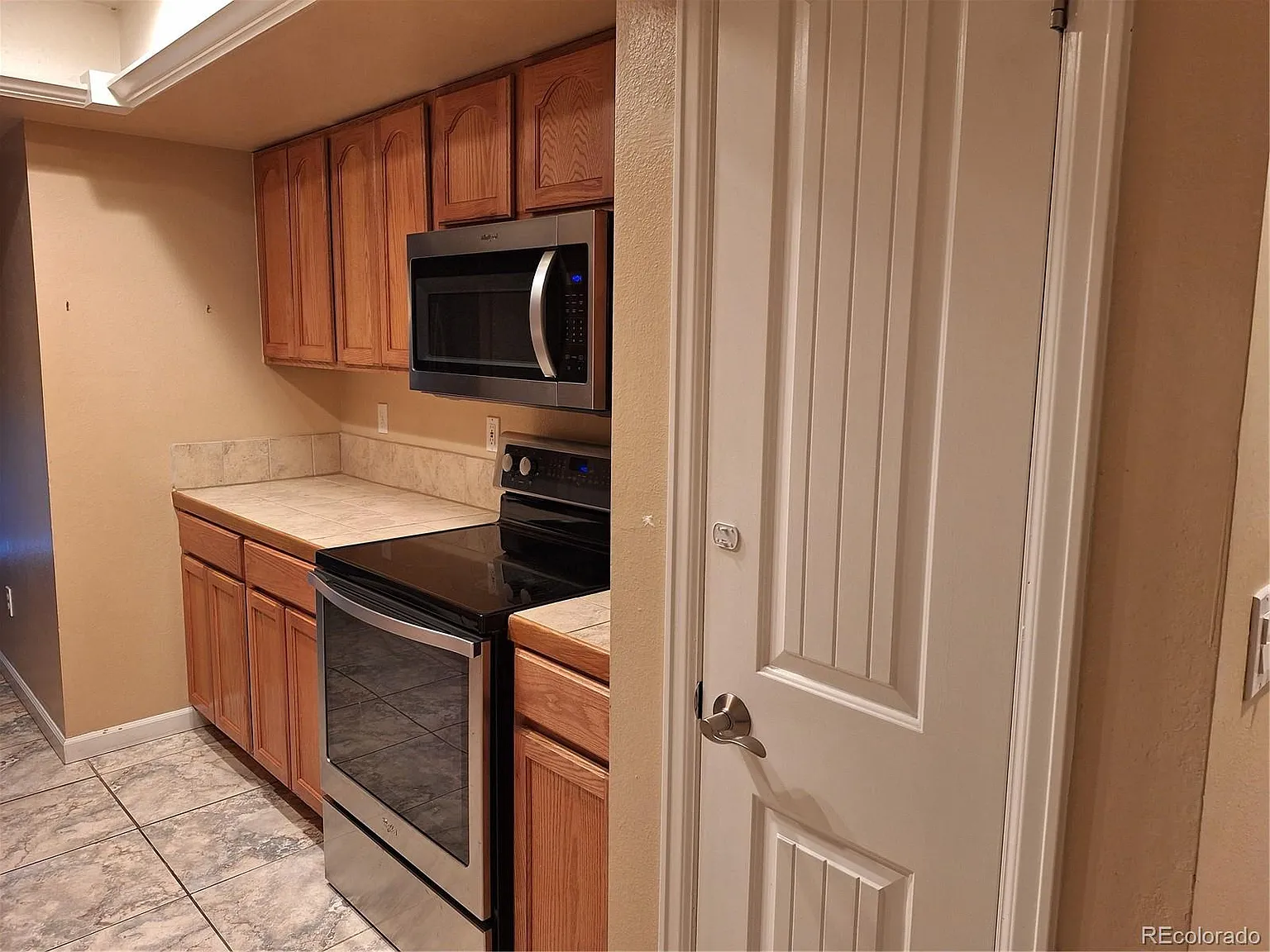 3 bed, 1290 sqft, $2,450 — Photo 2
