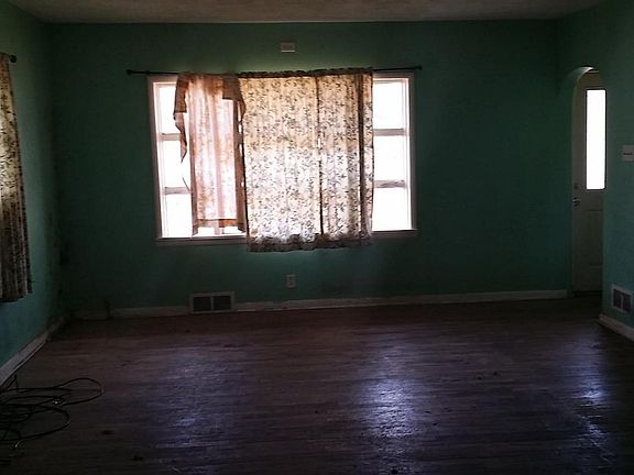 5th image of 580 Cliff St