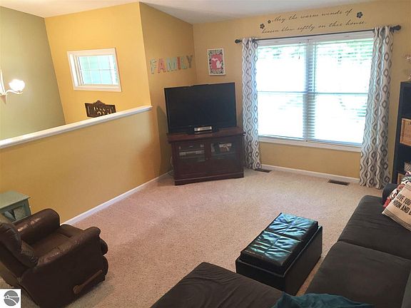 4th image of 10248 Betsie Creek Dr