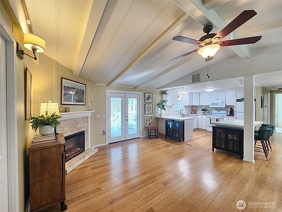 4th image of 19009 99th Avenue Ct E