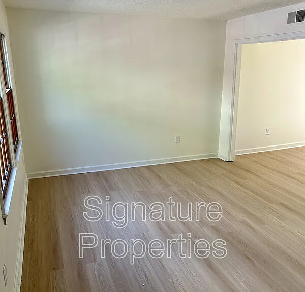 1055 Rives Rd #18 — Photo 2