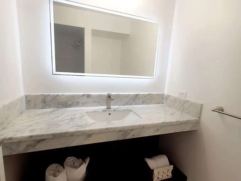 747 Amana St — Photo 3