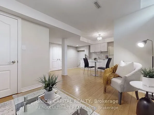 46 Clover St #Basement, Markham, ON L6E 1L3