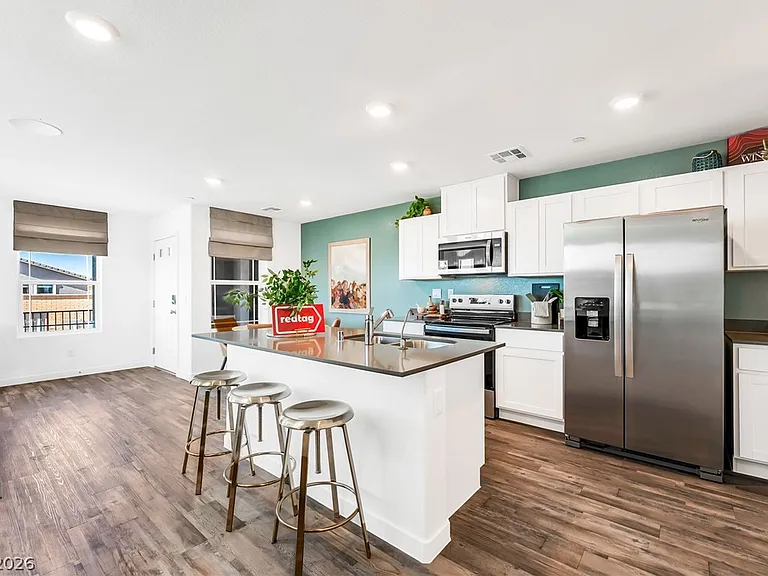 914 Rosy Starling St — Photo 13