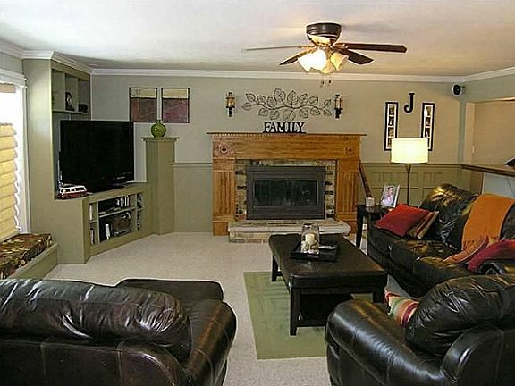 3rd image of 706 Downing Dr