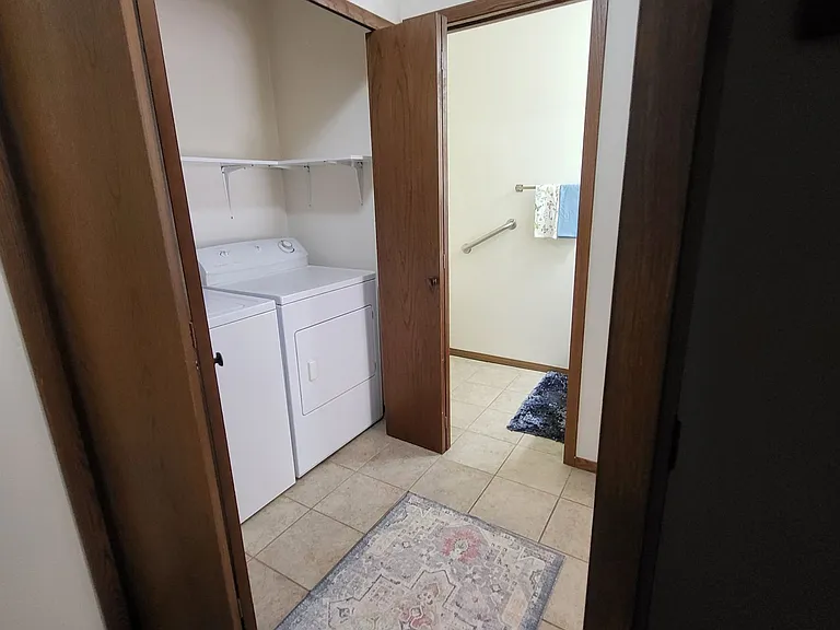 Sauk Creek Apartments — Photo 35