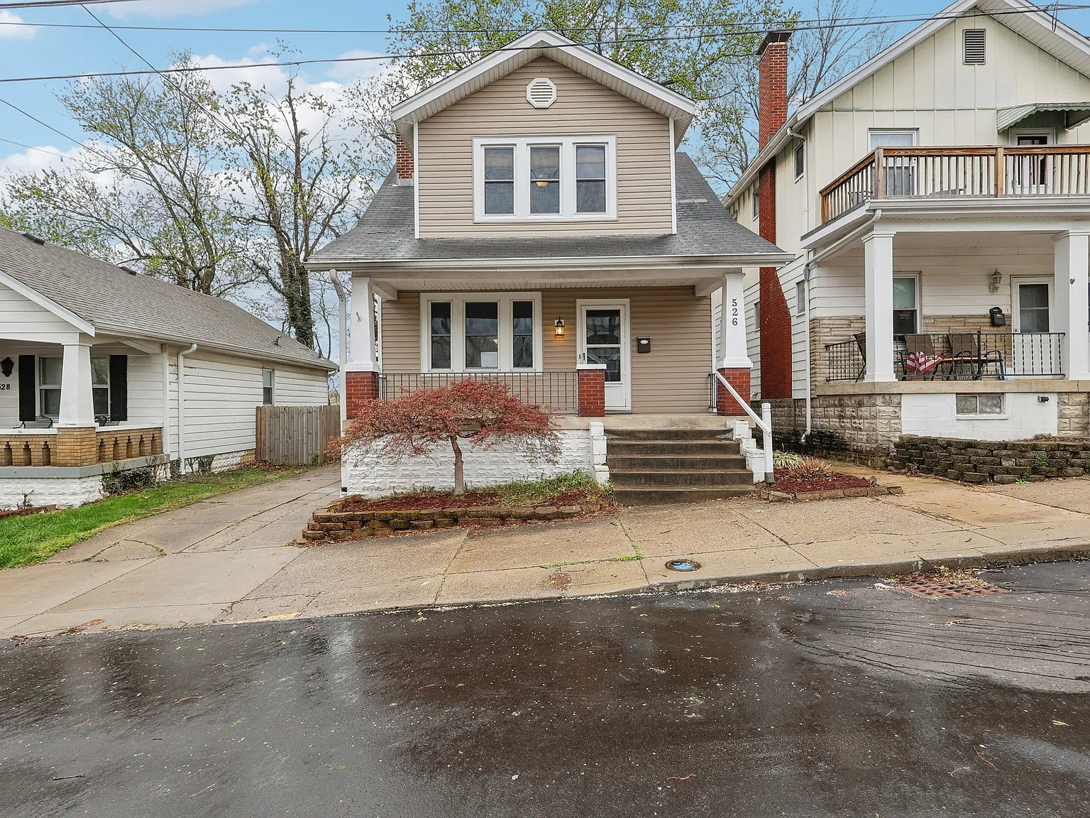 2 bed, 1046 sqft, $1,925 — Photo 1
