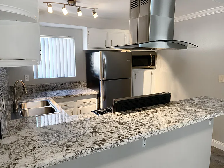 3X2 KITCHEN VIEW (REMODELED)