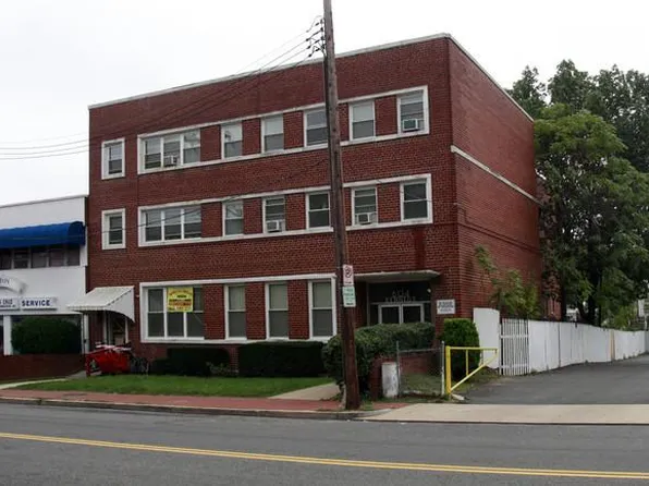 604 Kennedy St NW, Washington, DC 20011