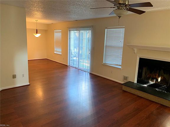 3rd image of 4821 Shallowford Cir