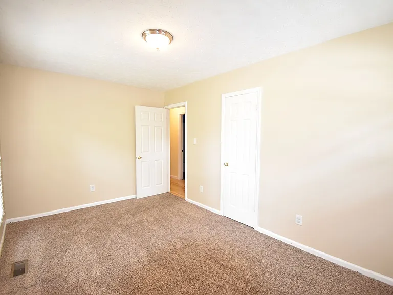 333 McFadyen Dr — Photo 13
