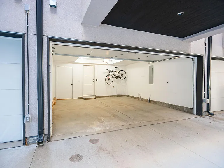 1262 N Yates St #4 — Photo 33