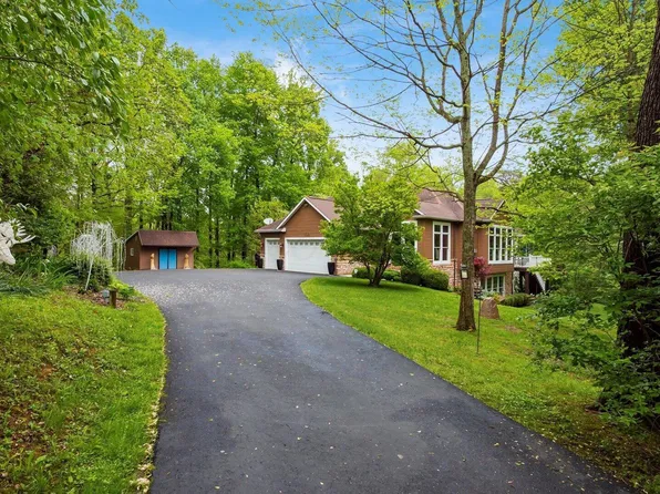 6202 Goss Rd, Sugar Grove, OH 43155
