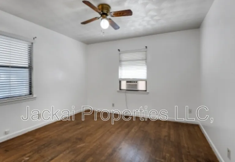 814 E Centennial St — Photo 16
