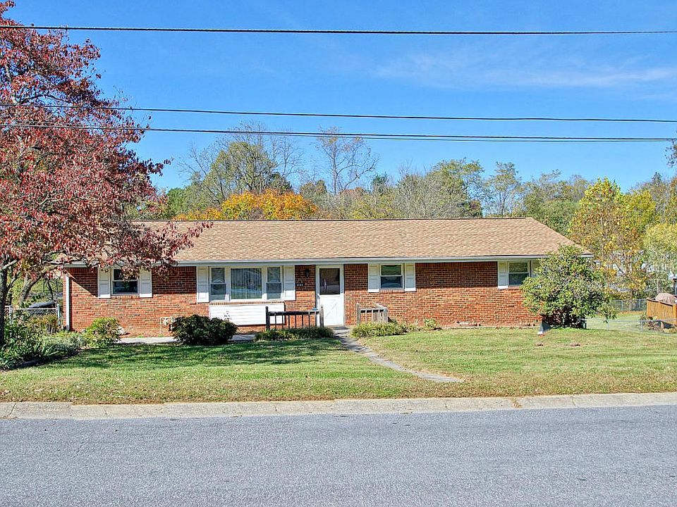 1st image of 2705 Hillbrook Dr