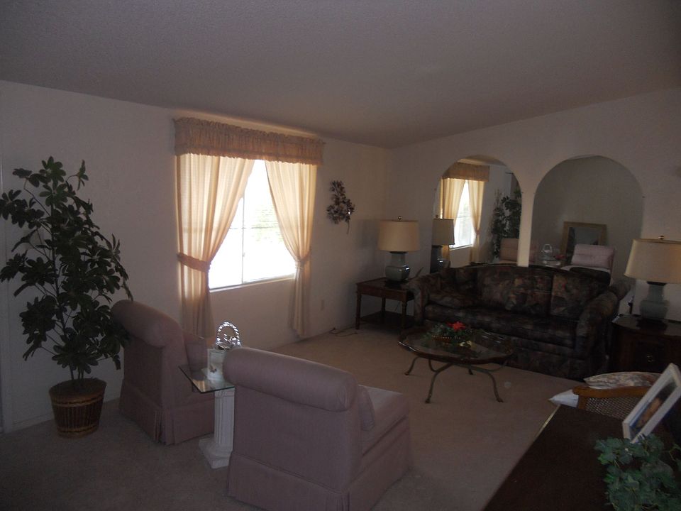 Comfortable living room. 