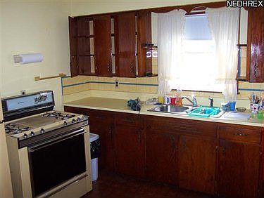 3rd image of 1329 Vernon Ave NW