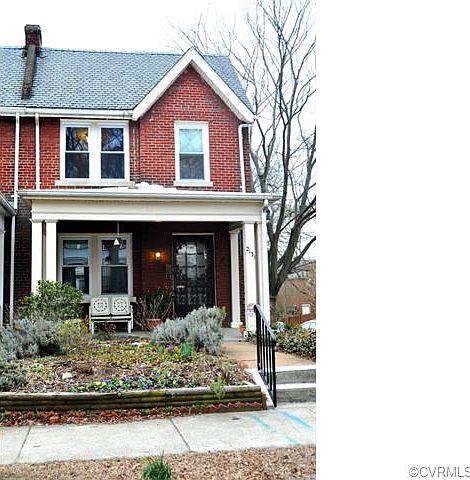 1st image of 2131 Rosewood Ave