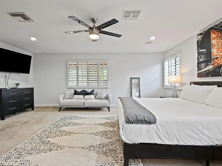 8336 E Sells Dr — Photo 12