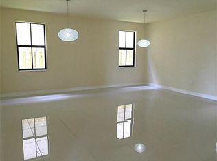 8678 NW 99th Path, Doral, FL 33178