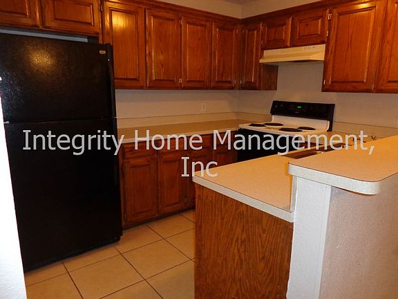3rd image of 5703 Shadydell Dr