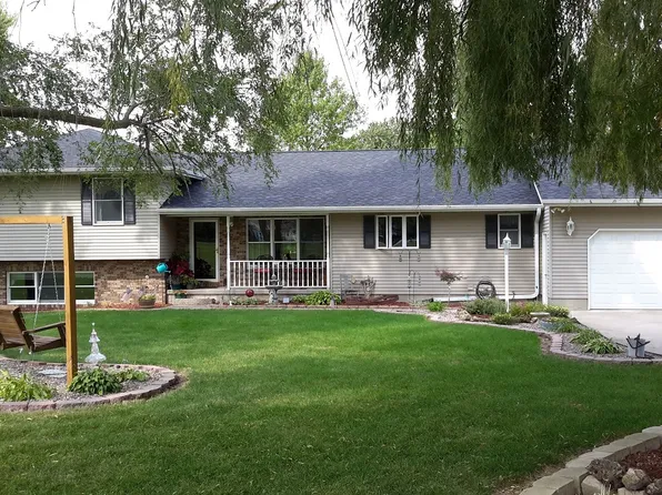 332 S Main St, Cambridge, IL 61238