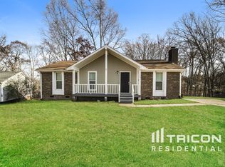 2930 Drakes Crossing Dr, Charlotte, NC 28262