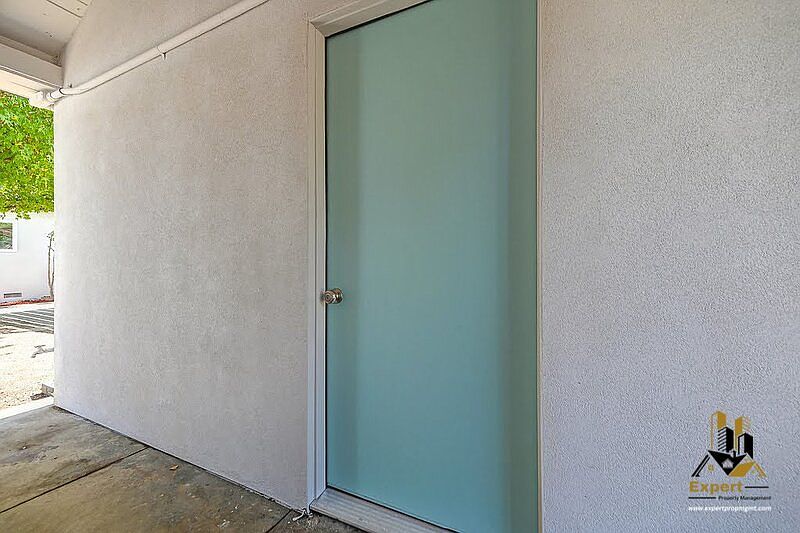 1st image of 3011-2 Del Paso Blvd