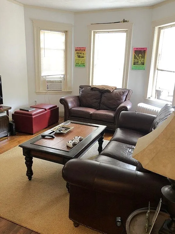 Building Photo - 313 Allston St #4