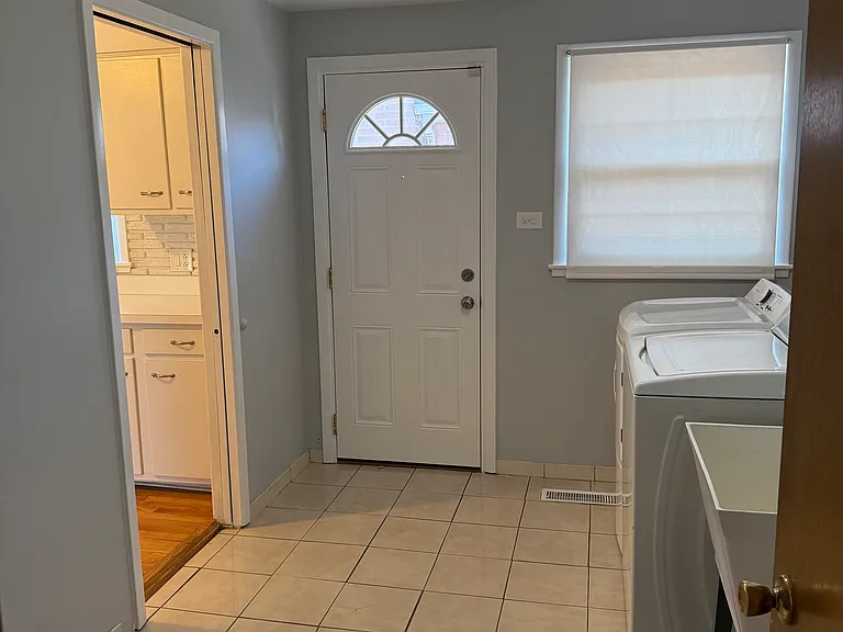 12821 S Manistee Ave — Photo 10
