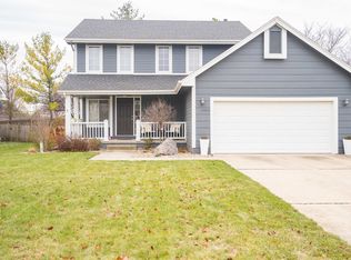 15922 Rosewood Ct, Clive, IA 50325