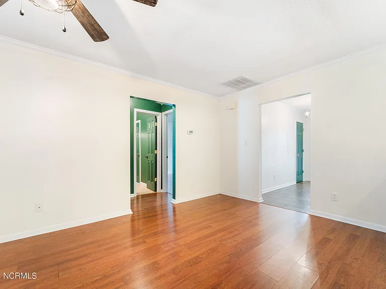 1 S Onsville Pl — Photo 11
