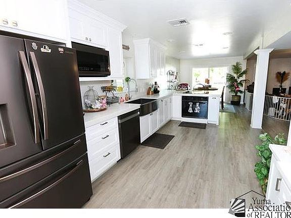 4th image of 1428 E Torrey Pines Cir