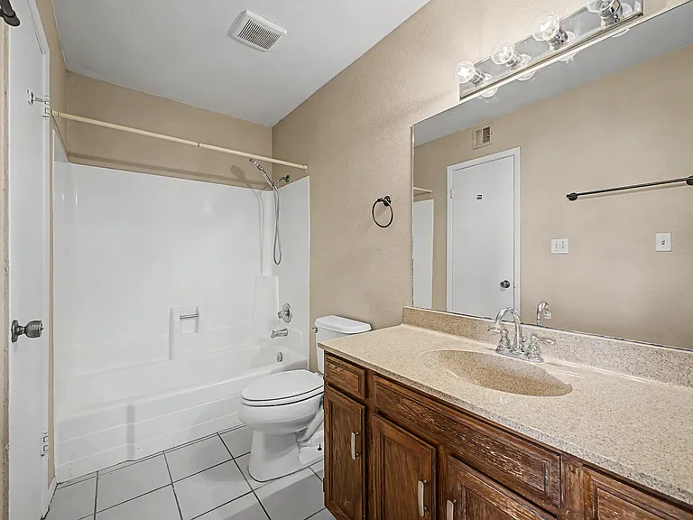 540 N May St #3106 — Photo 19