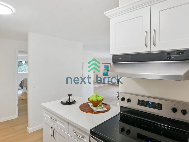 2104 Alki Ave SW #306 — Photo 11