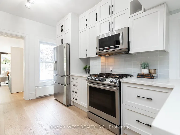 469 Clendenan Ave — Photo 6