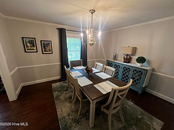 5th image of 804 Raleigh Road Parkway W