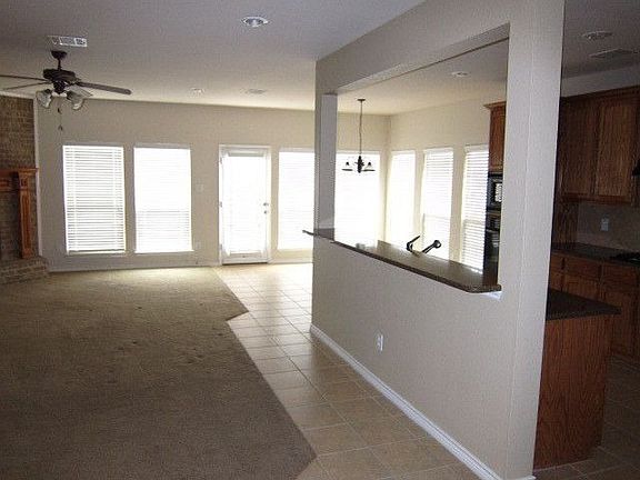 2nd image of 2505 Dog Leg Trl