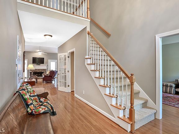 4th image of 339 White Oak Dr