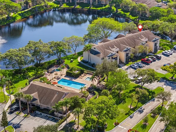 720 Cypress Ln #F9, Deerfield Beach, FL 33064